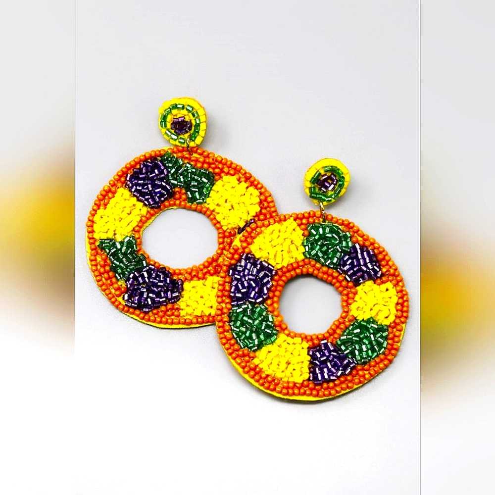 Mardi Gras earrings seed bead king cake
